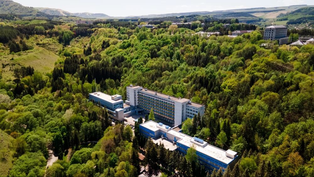 Многопрофильный санаторий Родник в Кисловодске